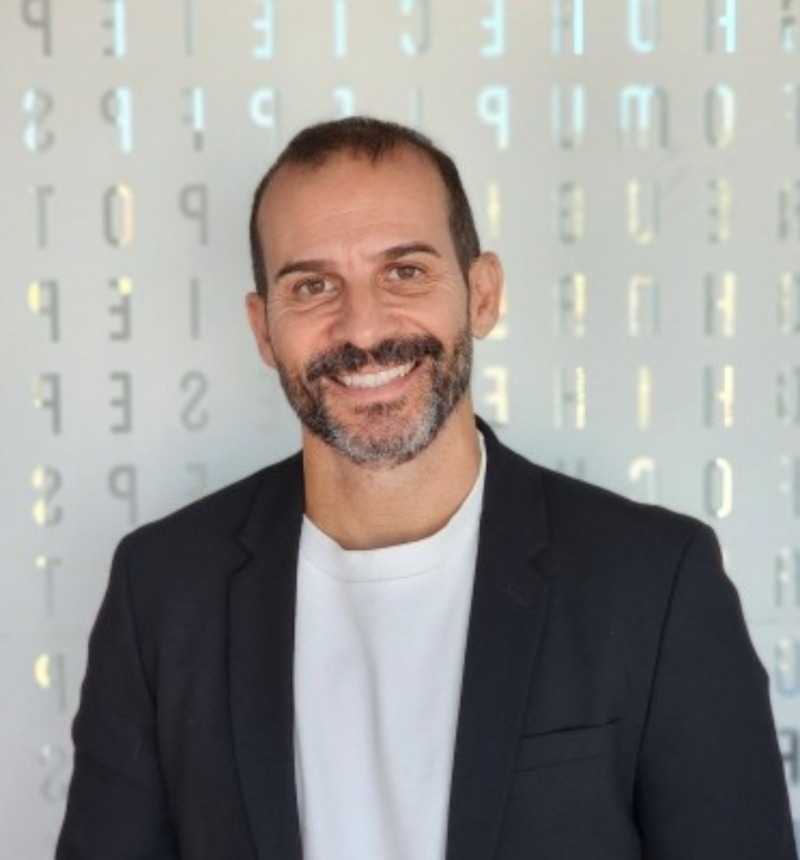David González